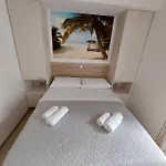 Apartment Tropical