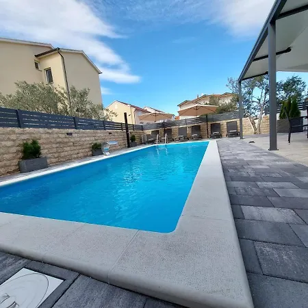 Apartment Tropical